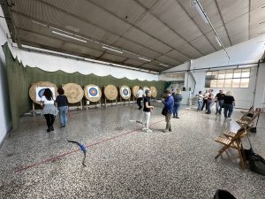 tiro con l'arco, arco nudo, ipovedenti, inclusione, ASD Arcieri Compagnia di Monza e della Brianza, Lega del Filo D'oro, esperienza incredibile, gioia, contentezza, volontariato, attività ipovedenti, ArCoMonza - Sessione di tiro con l'arco con gli ipovedenti: un'esperienza incredibile