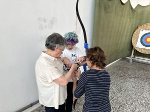 tiro con l'arco, arco nudo, ipovedenti, inclusione, ASD Arcieri Compagnia di Monza e della Brianza, Lega del Filo D'oro, esperienza incredibile, gioia, contentezza, volontariato, attività ipovedenti, ArCoMonza - Sessione di tiro con l'arco con gli ipovedenti: un'esperienza incredibile
