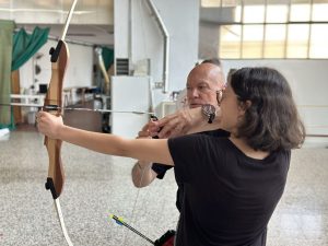 tiro con l'arco, arco nudo, ipovedenti, inclusione, ASD Arcieri Compagnia di Monza e della Brianza, Lega del Filo D'oro, esperienza incredibile, gioia, contentezza, volontariato, attività ipovedenti, ArCoMonza - Sessione di tiro con l'arco con gli ipovedenti: un'esperienza incredibile