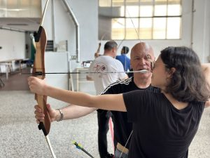tiro con l'arco, arco nudo, ipovedenti, inclusione, ASD Arcieri Compagnia di Monza e della Brianza, Lega del Filo D'oro, esperienza incredibile, gioia, contentezza, volontariato, attività ipovedenti, ArCoMonza - Sessione di tiro con l'arco con gli ipovedenti: un'esperienza incredibile