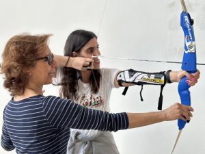 tiro con l'arco, arco nudo, ipovedenti, inclusione, ASD Arcieri Compagnia di Monza e della Brianza, Lega del Filo D'oro, esperienza incredibile, gioia, contentezza, volontariato, attività ipovedenti, ArCoMonza - Sessione di tiro con l'arco con gli ipovedenti: un'esperienza incredibile