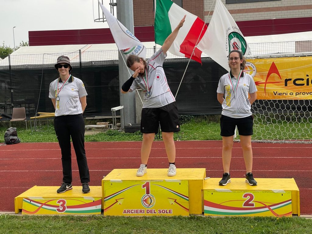 - SOLARO TIRO ALLA TARGA